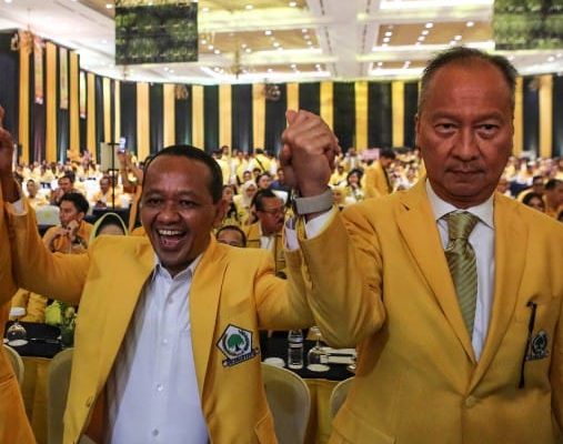 Jokowi: Katanya Jadi Ketua Dewan Pembina Golkar?