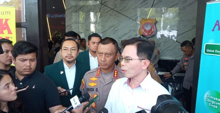 Polrestabes Bandung dan Sido Muncul Bantu Keluarga Penderita Stunting