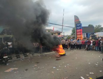 Mahasiswa dan Santri Tasikmalaya Tuntut Komandan Brimob dan Kapolres Mundur