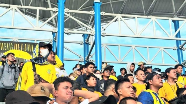 Faldo Maldini Nonton Persikota Berbaur dengan Masyarakat