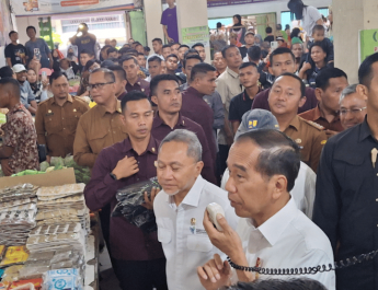 Gunakan Pengeras Suara, Jokowi Minta Maaf dan Pamit kepada Pedagang di Deli Serdang