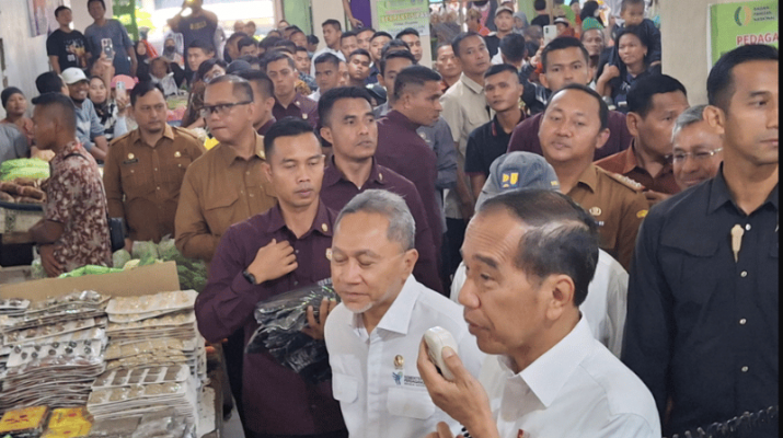 Gunakan Pengeras Suara, Jokowi Minta Maaf dan Pamit kepada Pedagang di Deli Serdang