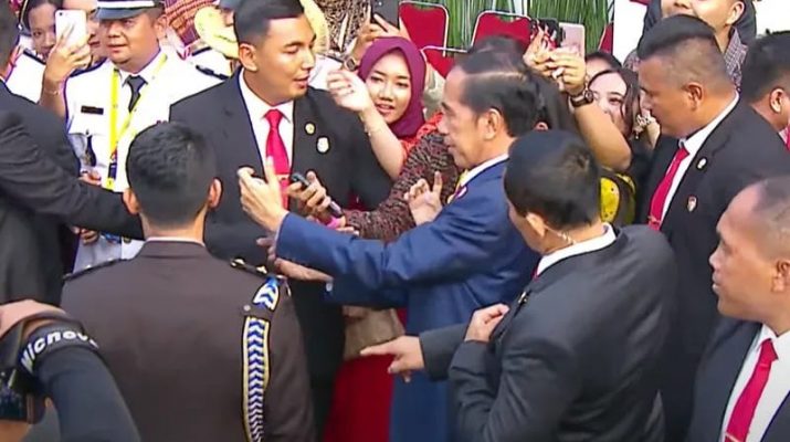 Pria Mengaku Dipukul Saat Swafoto dengan Jokowi, Paspampres Minta Warga Jangan Agresif