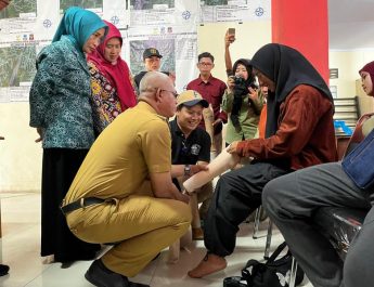 59 Penyandang Disabilitas di Garut Terima Kaki dan Tangan Palsu