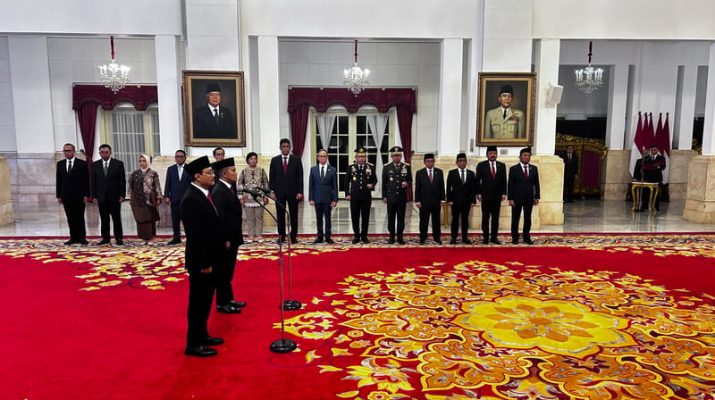 Pengamat Sebut Jokowi Reshuffle Mensos Tidak Tepat dan Pemborosan