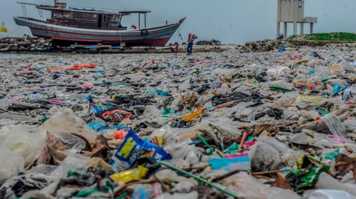 BRIN: Potensi Kerugian Akibat Kebocoran Sampah Plastik di Laut Hingga Rp225 T per Tahun