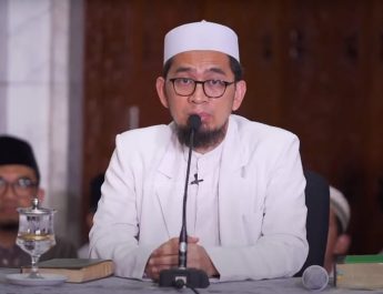 Ini Perbedaan Maulid dan Maulud menurut Ustadz Adi Hidayat