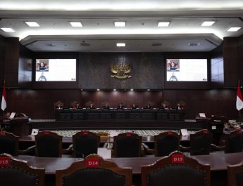 Sering Ubah Syarat Usia Pejabat Timbulkan Ketidakpastian Hukum