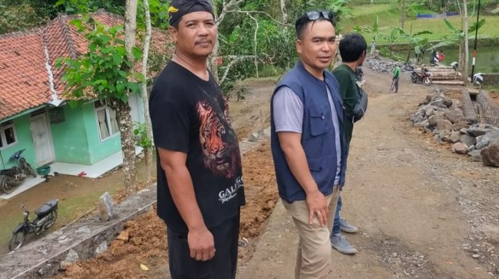 Pemkab Tasikmalaya Bergiat Lakukan Perbaikan Jalan Kecamatan