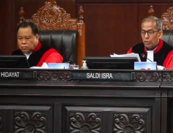 Utak-Atik Batas Usia Pejabat Publik Hadirkan Ketidakpastian Hukum