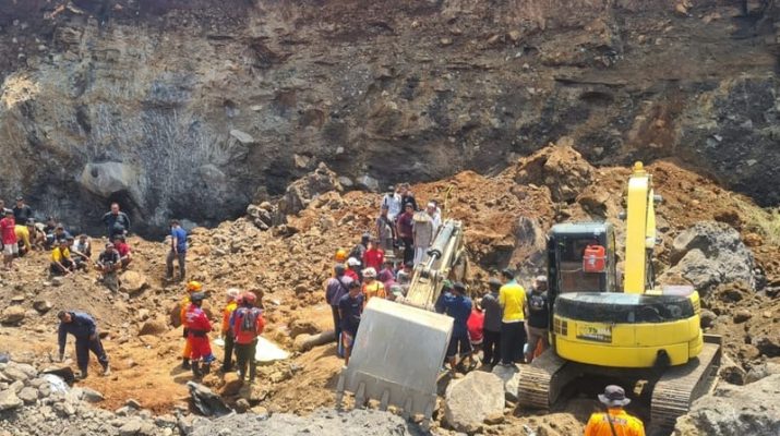 Operator Alat Berat di Galian Pasir di Cianjur Tewas Tertimbun Material Tanah Longsor