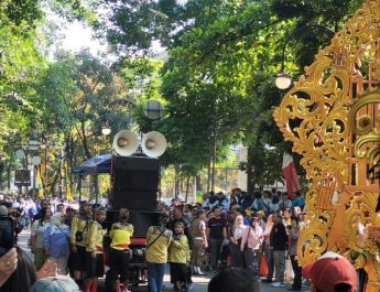 Dihadiri Delegasi Negara Sahabat, Pawai Kendaraan Hiasi Hari Jadi ke-214 Kota Bandung