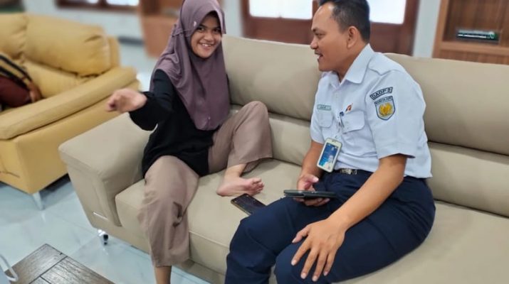 PT KAI Bandung Beri Kesempatan Penyandang Disabilitas Menikmati Perjalanan dengan KA