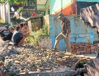 Gempa di Sukabumi sebabkan Benteng SD di Bandung Barat Roboh