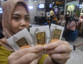 The Fed Pangkas Suku Bunga, Harga Emas Tertekan