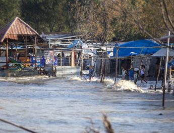 Prakiraan cuaca Jumat, 20 September 2024: Waspada Banjir ROB di Pesisir Jawa