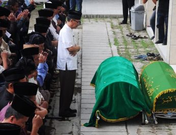 Bacaan Niat Sholat Jenazah Perempuan, Berikut Tata Caranya