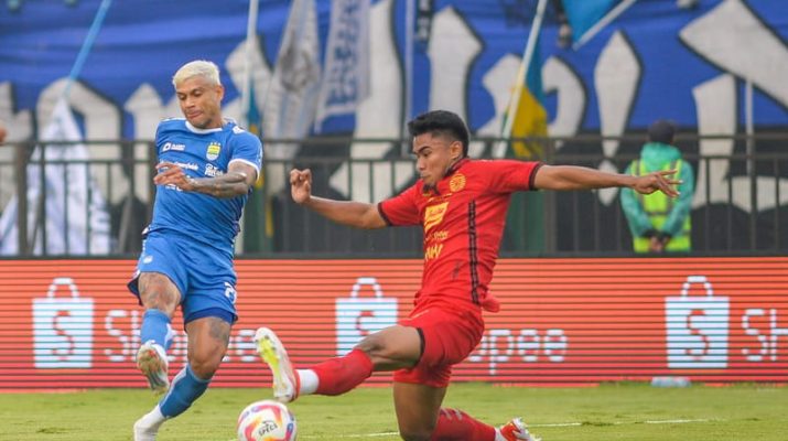 Ricuh usai Laga Persib Vs Persija, Bobotoh Masuk Lapangan