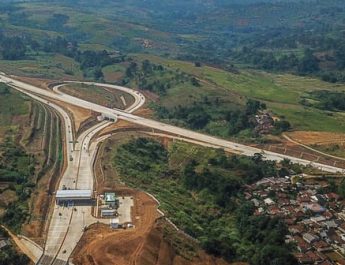 5 Bulan Ditutup Akibat Longsor, Tol Bocimi Seksi II Kembali Dioperasikan