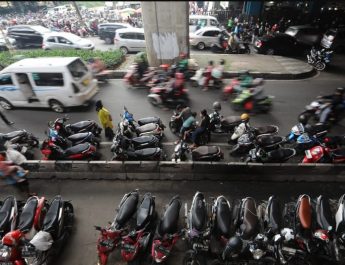 Bang Doel Dicurhati Pedagang Soal Mahalnya Biaya Parkir