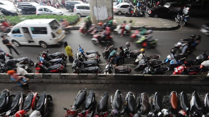 Bang Doel Dicurhati Pedagang Soal Mahalnya Biaya Parkir