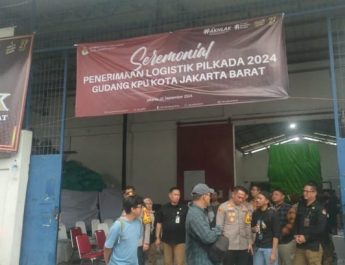 KPU Jakarta Barat Terima Logistik Pilkada DKI