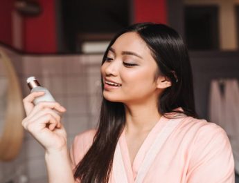 8 Tips Menghindari Reaksi Alergi dari Penggunaan Parfum