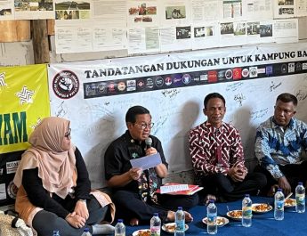 Pramono Menandatangani Pakta Integritas dengan Warga Kampung Bayam, Ini Isinya