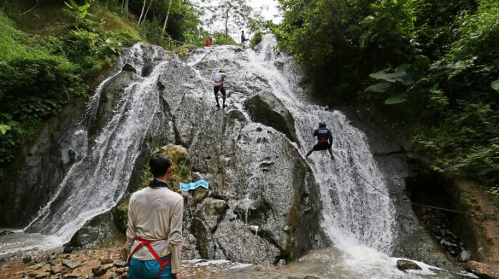 15 Rekomendasi Wisata Curug Paling Hits di Bogor, Airnya Dingin dan Sejuk