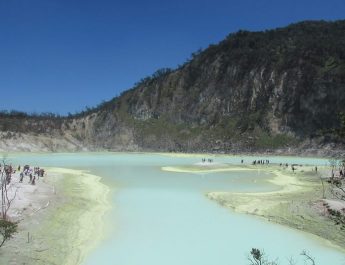 Wisata Kawah Putih Ciwidey Bandung, Sejuk Indahnya Bak Negeri Dongeng