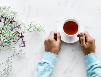 Rahasia Kesehatan, Manfaat Luar Biasa Minum Teh Pahit Setiap Pagi