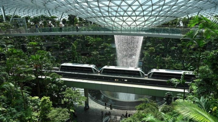 Bandara Changi Kini Jadi Destinasi Wisata yang tidak Boleh Anda Lewatkan di Singapura