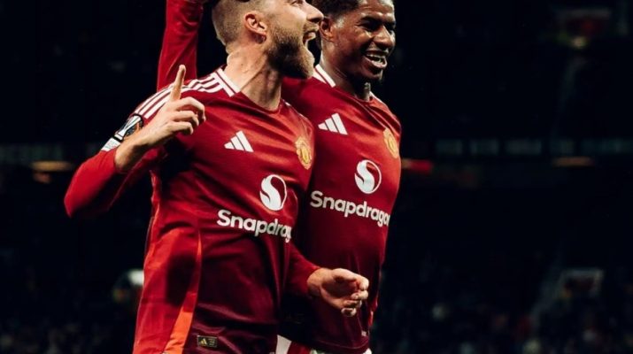 Mees Hilgers main penuh saat FC Twente tahan imbang Manchester United