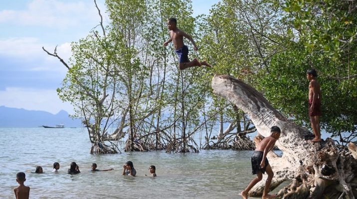 Waspada, Ini Bahaya Tersembunyi dari Renang