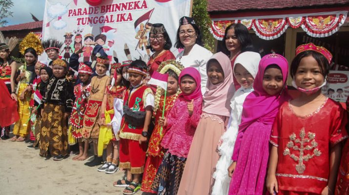 Lestarikan Budaya, Yuk, Kenalkan Berkebaya Sejak Dini pada Anak