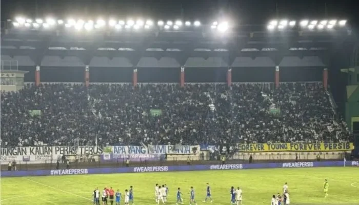 Persib Bandung Main Imbang 1-1 Lawan Arema FC