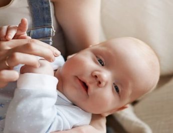 Bedak Tabur Bisa Menyebabkan Bayi Baru Lahir Sulit Bernapas