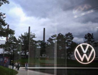 Karyawan Volkswagen di Tennessee Menyetujui Pengorganisasian Serikat