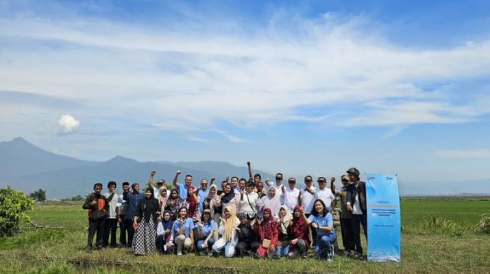 BRI Life Bantu Usaha Para Pengrajin Eceng Gondok di Waduk Rawa Pening