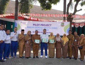 Diterapkan di Tiga Sekolah, Sekda Maman Tinjau Pelaksanaan Makan Bergizi Gratis