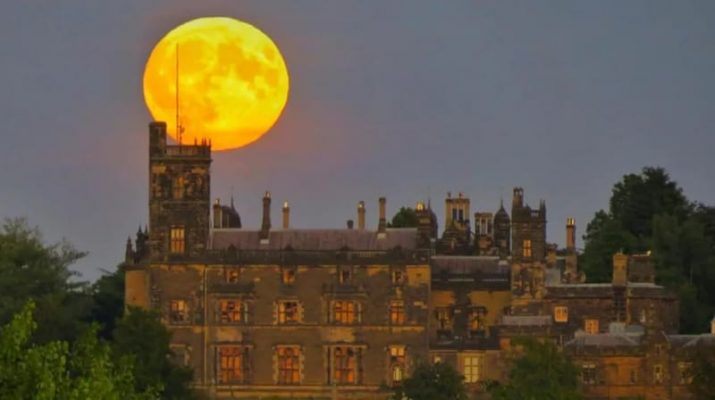 Supermoon dan Gerhana Bulan Sebagian Langka Menerangi Langit Global