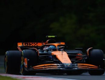 Norris Menempatkan McLaren di Posisi Teratas Saat Sesi Latihan GP Singapura