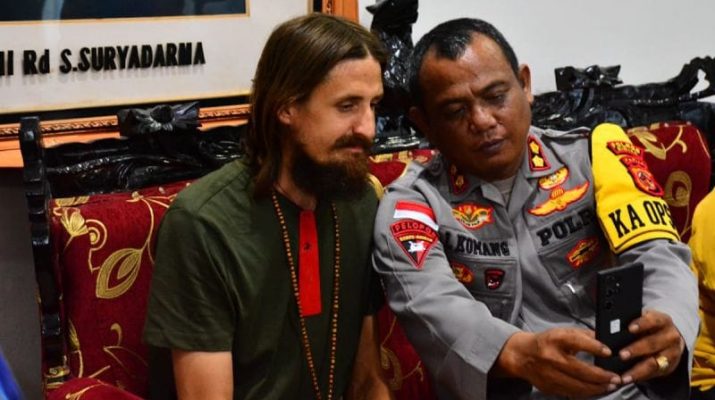 Kapten Philip Mark Mehrtens Dibawa ke Jakarta dengan Pesawat TNI AU