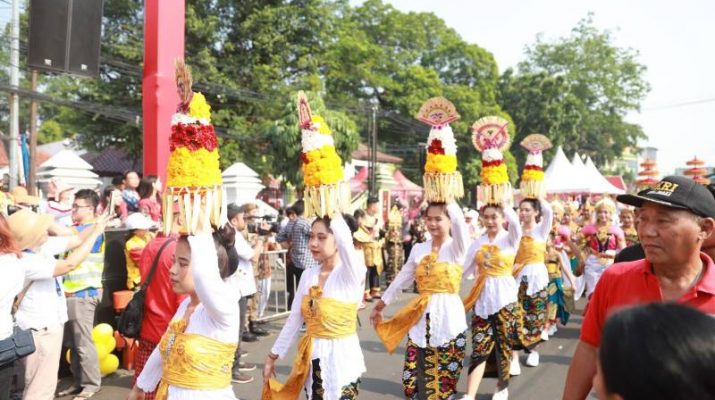 Parade Gotong Toapekong, 1.200 Orang Dilibatkan Bawa Liong