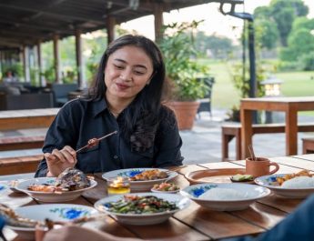 Nikmati All-You-Can-Eat Seafood Barbecue di Hyatt Regency Yogyakarta