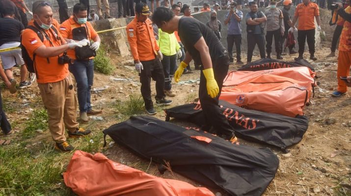 RS Polri Serahkan 5 Jenazah Kali Bekasi ke Keluarga