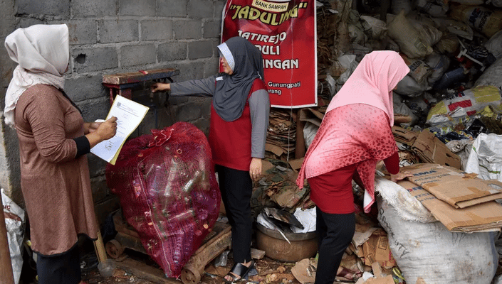 Pemprov DKI Kuatkan Pembinaan Komunitas Bank Sampah