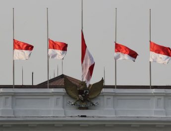 Ini Makna Pengibaran Bendera Setengah Tiang