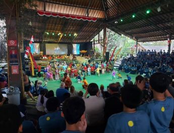 SMP Labschool Jakarta Gelar Wisata Edukasi ke Saung Udjo