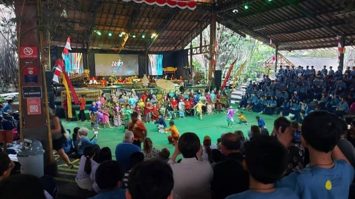 SMP Labschool Jakarta Gelar Wisata Edukasi ke Saung Udjo